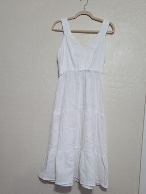 Steve Madden White Tiered V-Neck Maxi Dress